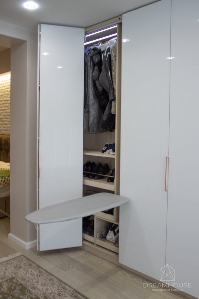 Шкаф "гармошка" - складные двери Hettich