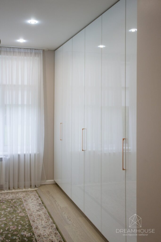 Шкаф "гармошка" - складные двери Hettich