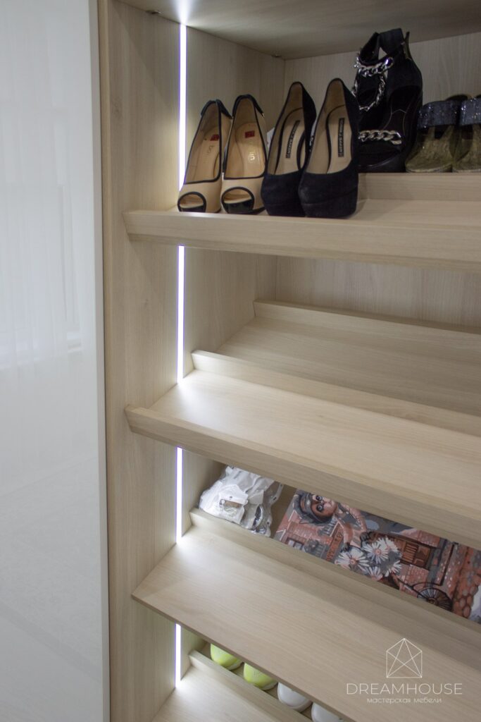 Шкаф "гармошка" - складные двери Hettich