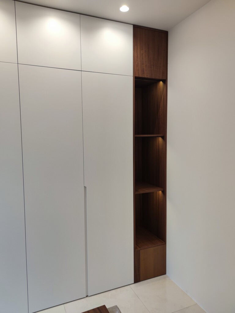 Ніші етажерки з вбудованою LED-підсвіткою DreamHouse.