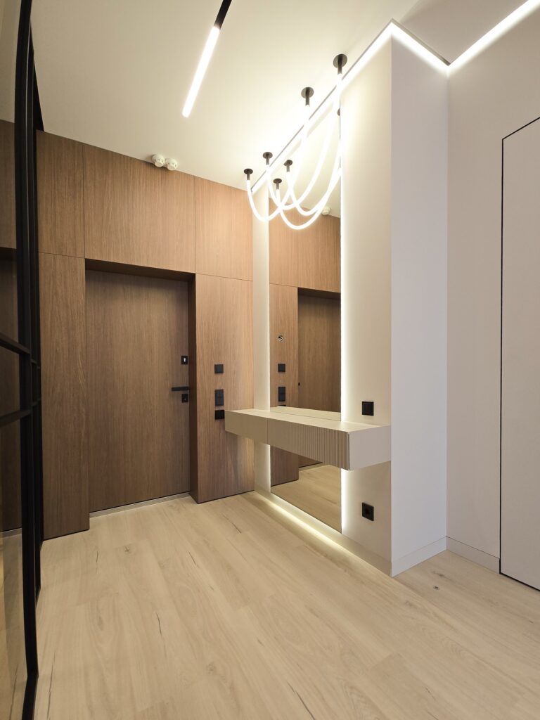Передпокій з дзеркалом на всю висоту і підвісною консоллю DreamHouse.